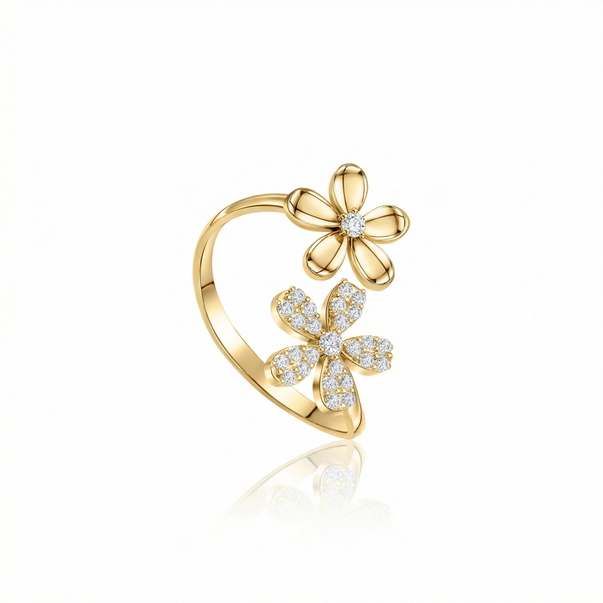 Flower Ring in 18K Gold Vermeil. Tarnish-resistant, perfect for daily wear.