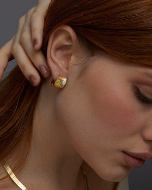 Huggie Hoop Earring - 18K Gold Vermeil - Glamour Jewelry House