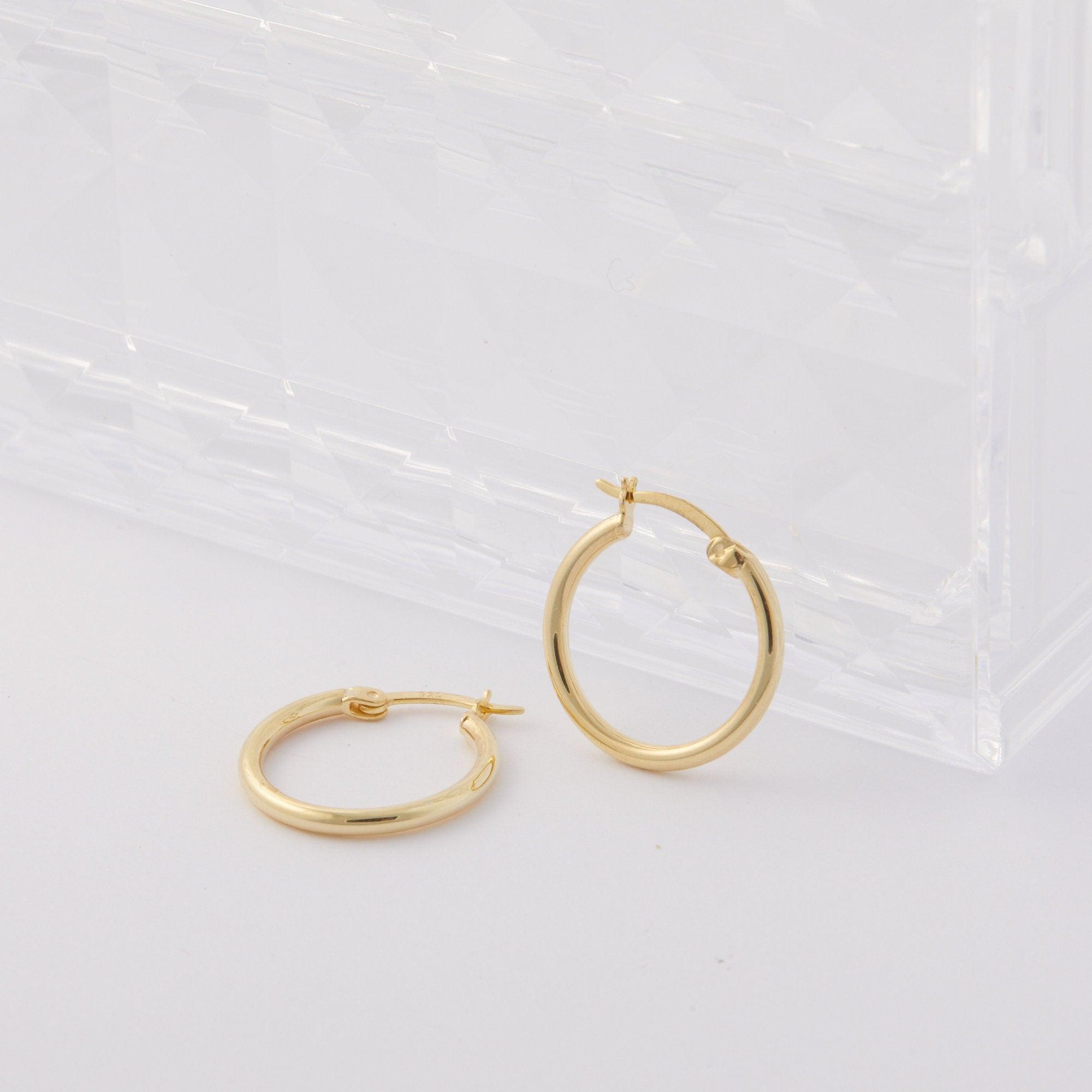 Minimalist Hoop Earring - 18K Gold Vermeil - Glamour Jewelry House