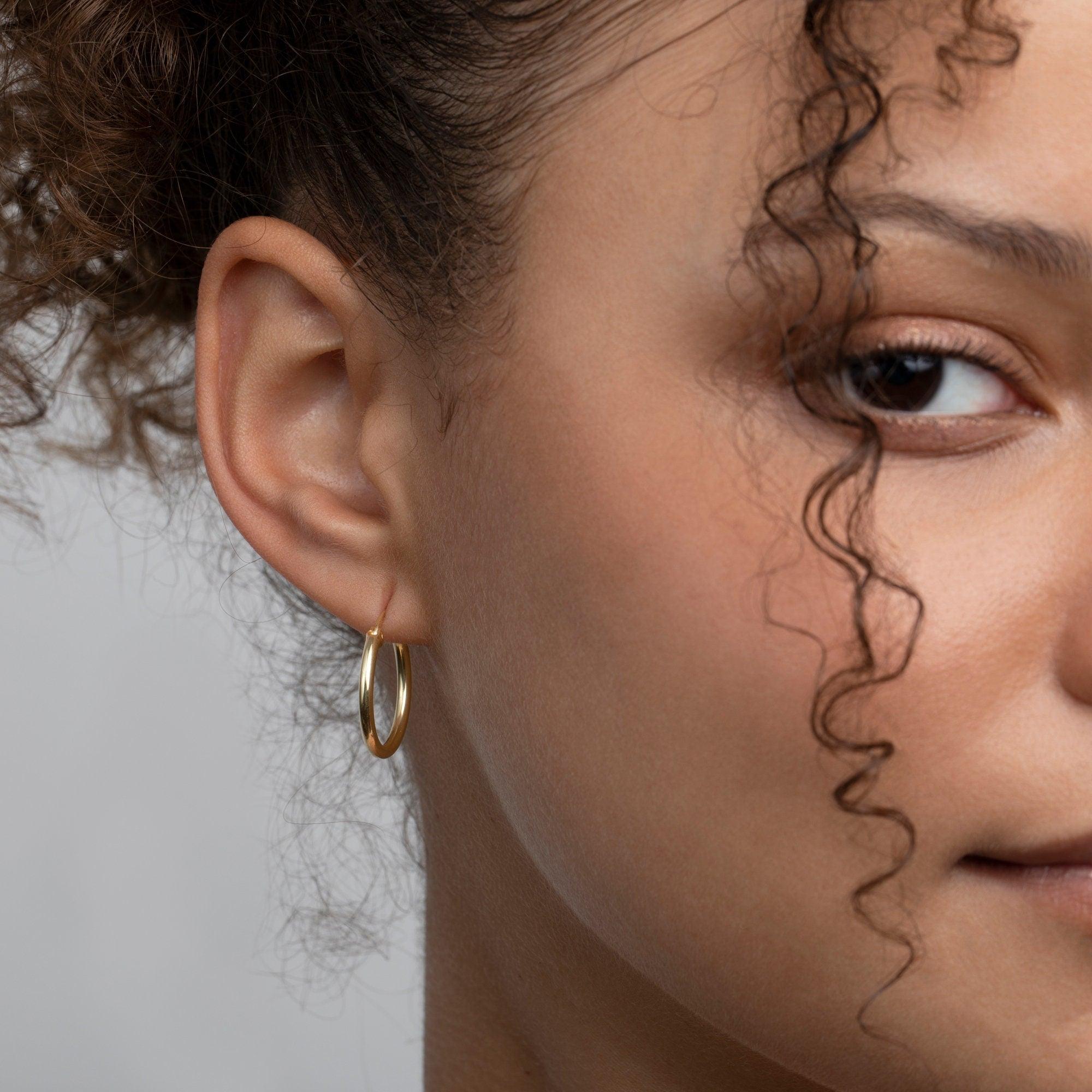 Minimalist Hoop Earring - 18K Gold Vermeil - Glamour Jewelry House