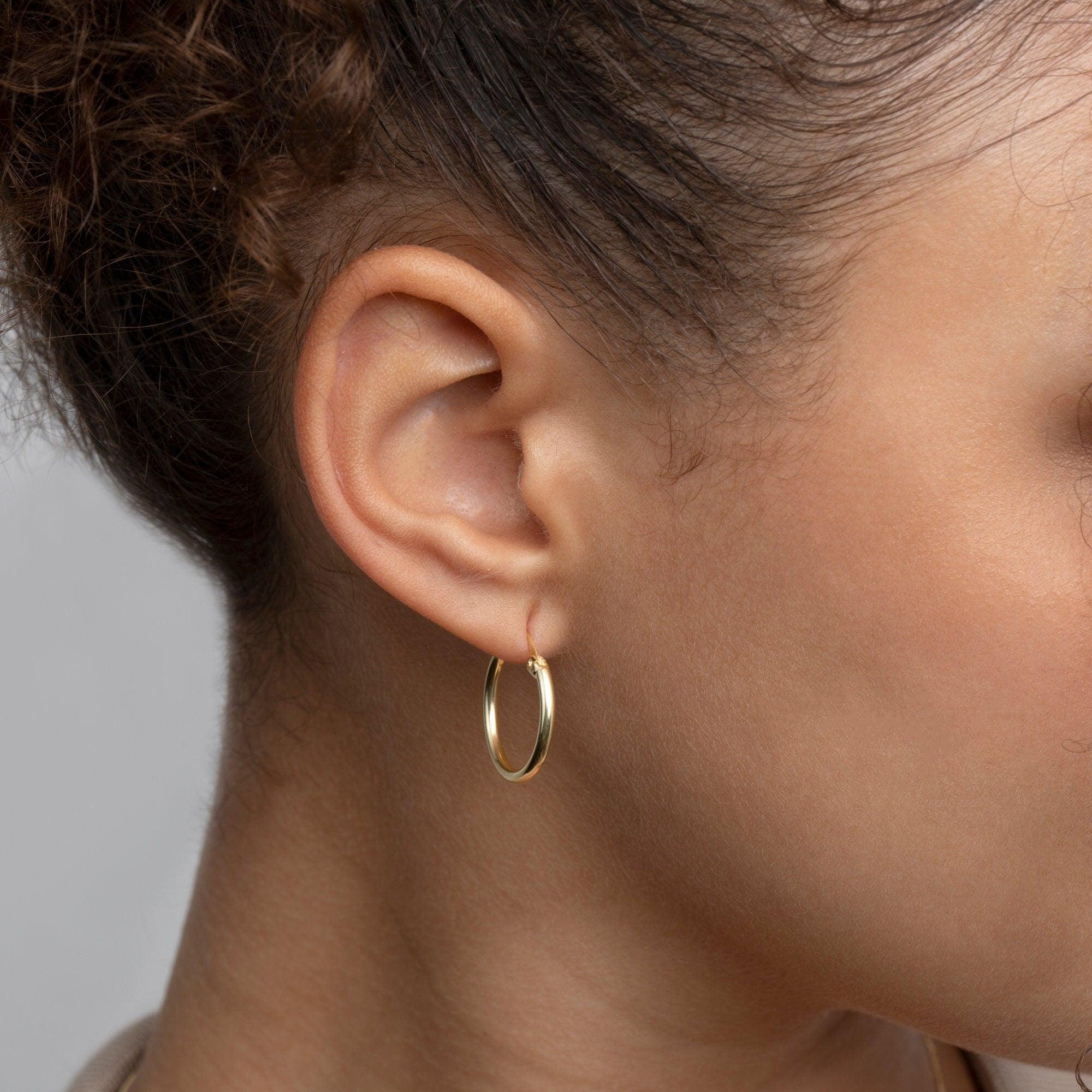 Minimalist Hoop Earring - 18K Gold Vermeil - Glamour Jewelry House
