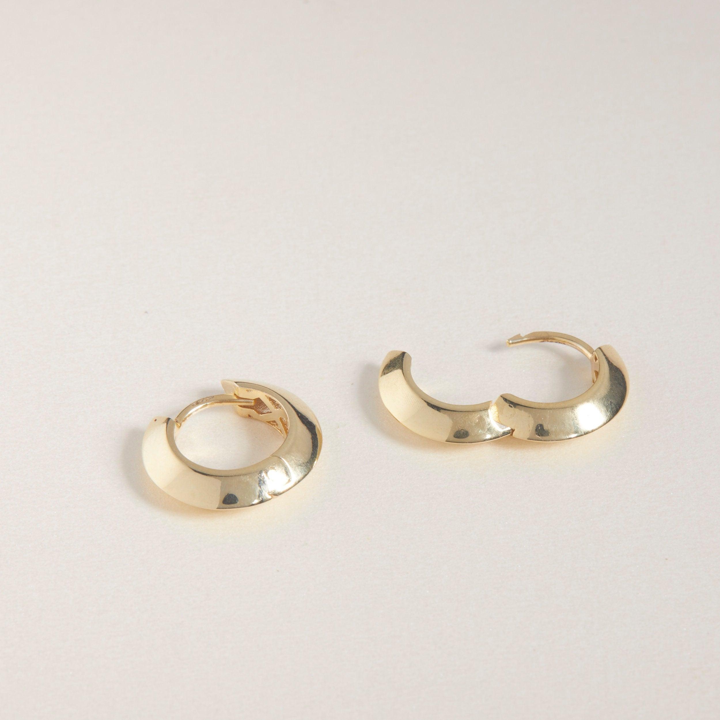 Knife Edge Huggie Hoop Earring - 18K Gold Vermeil - Glamour Jewelry House