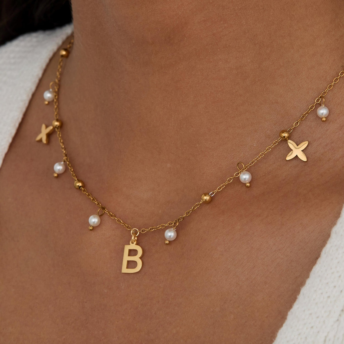 The Initial Necklace with Pearls as a wedding gift in Gold-Plated Steel. Safe for sensitive skin, made for keeping.