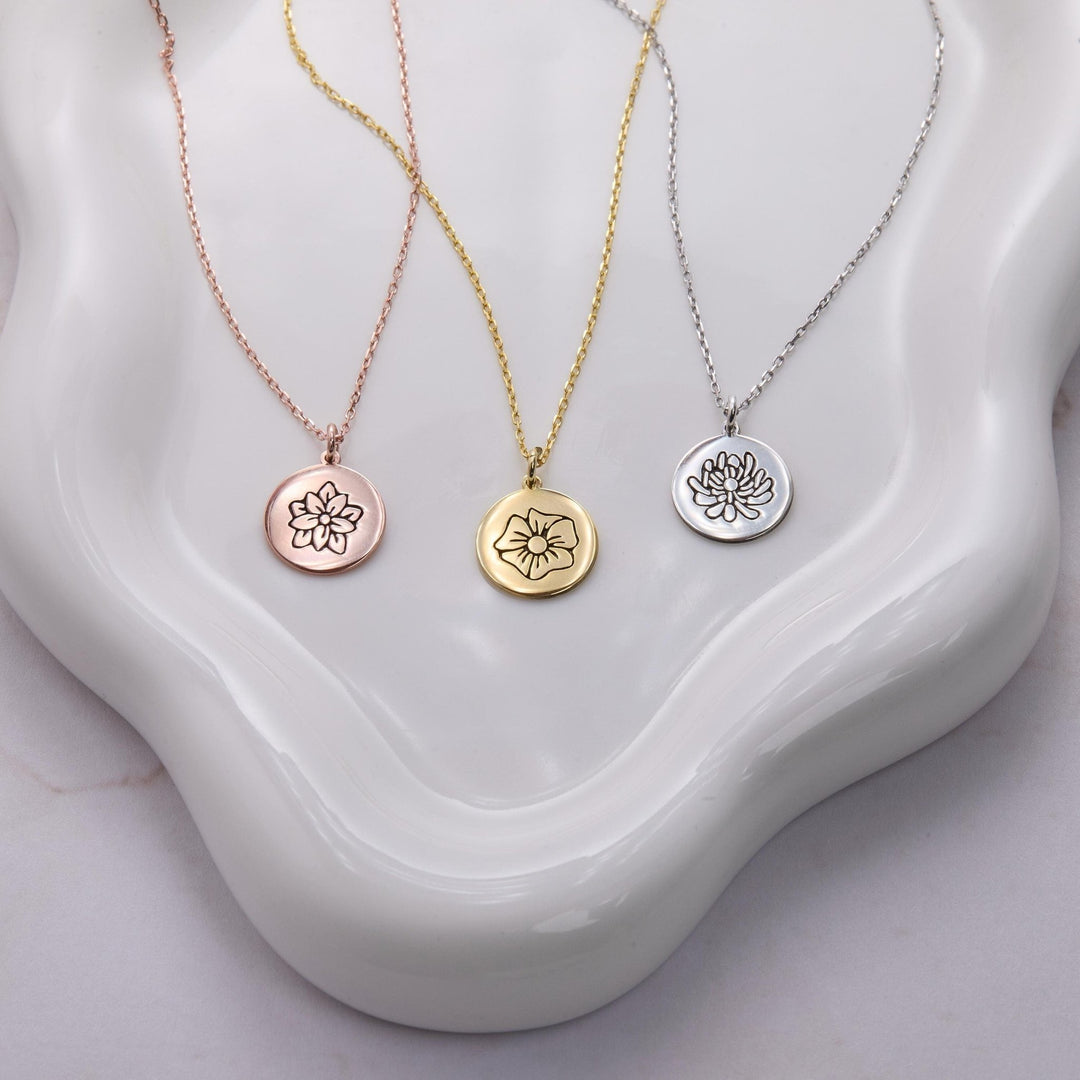 Birth Flower Necklace as a thoughtful birthday gift in 18K Gold Vermeil. Hypoallergenic, no green marks.