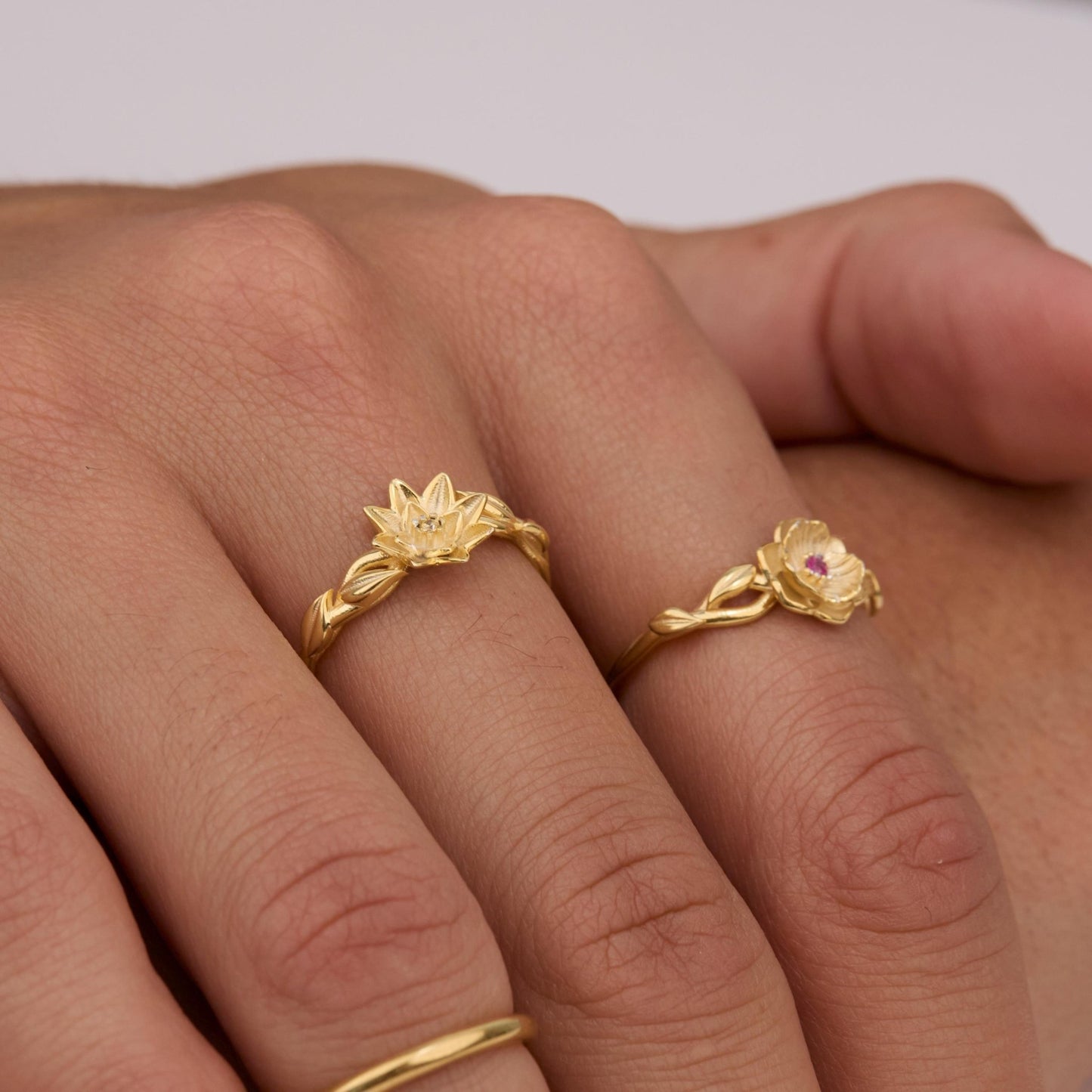 The Birth Flower Ring with Birthstone worn in 18K Gold Vermeil — refined accessory for women. Hypoallergenic, no green marks.