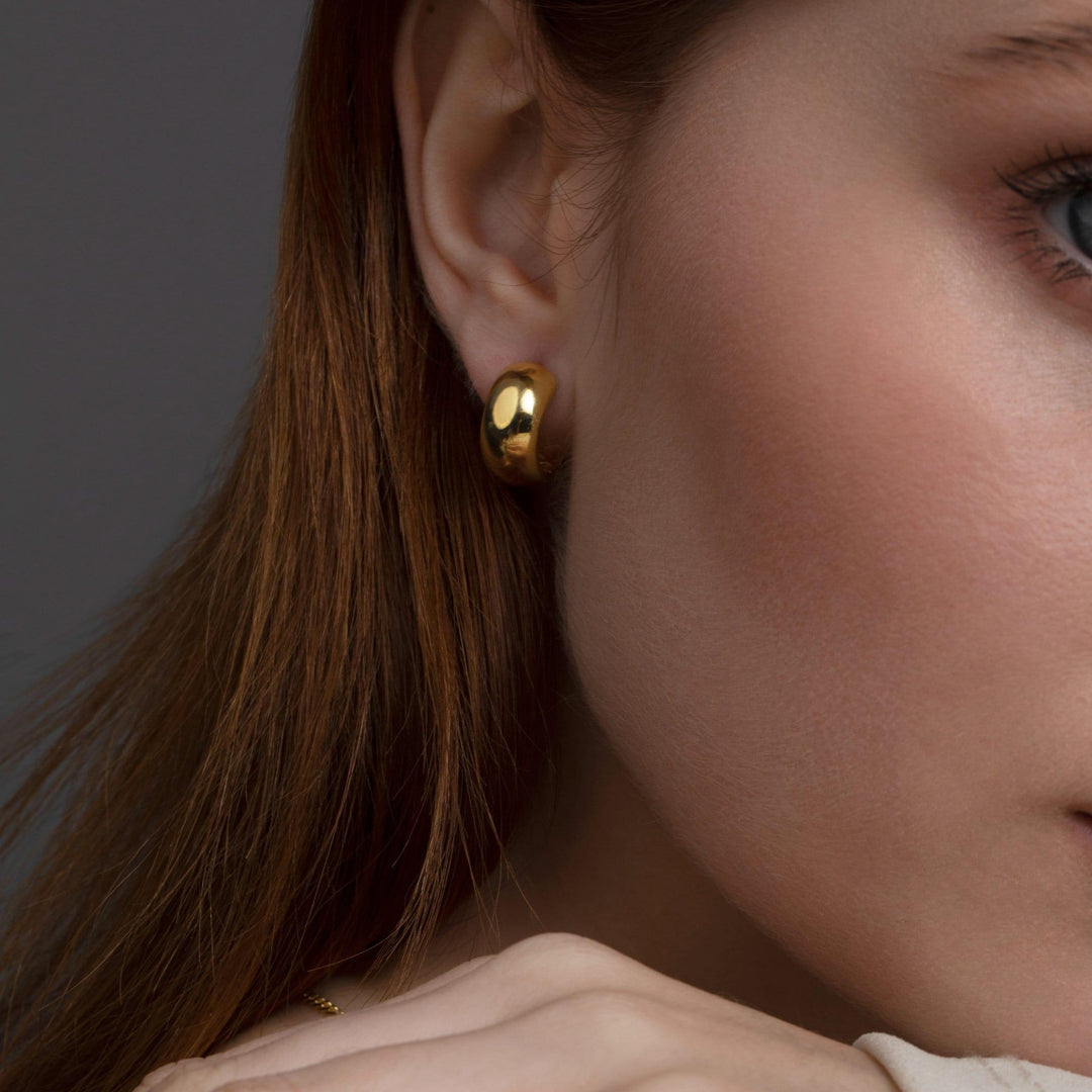Bold Hinged Huggie Earrings in Glamour Jewelry House gift box — 18K Gold Vermeil graduation gift. No green marks.