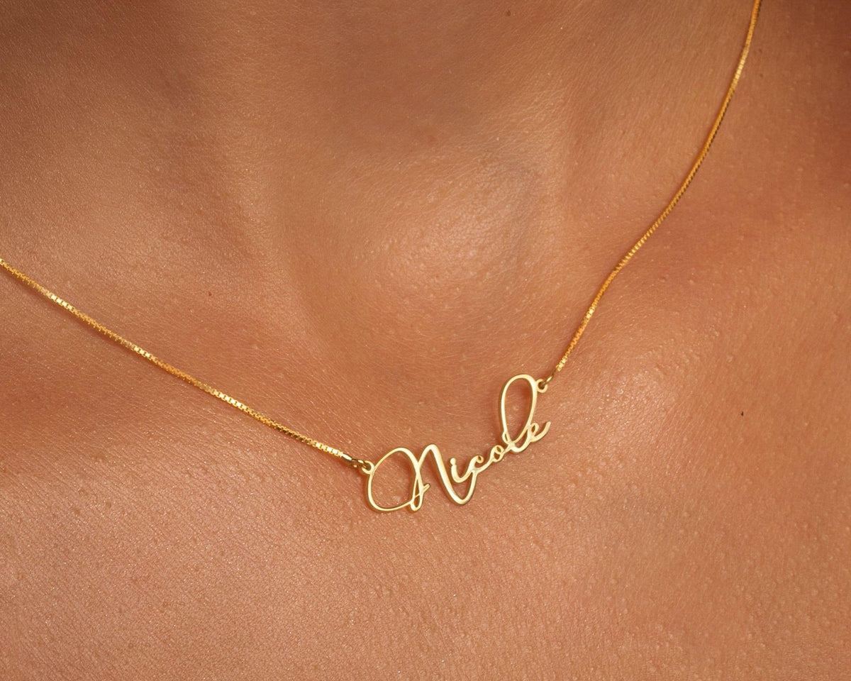 Close detail of the Box Chain Name Necklace in 18K Gold Vermeil. Safe for sensitive skin, premium handmade jewelry.