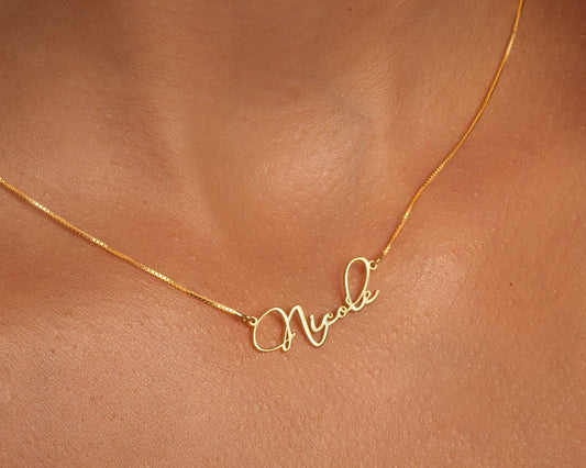 Close detail of the Box Chain Name Necklace in 18K Gold Vermeil. Safe for sensitive skin, premium handmade jewelry.