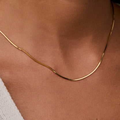 Close detail of the Box Chain Necklace in 18K Gold Vermeil. Hypoallergenic, no green marks, premium handmade jewelry.
