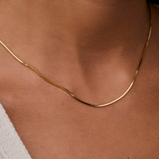 Close detail of the Box Chain Necklace in 18K Gold Vermeil. Hypoallergenic, no green marks, premium handmade jewelry.