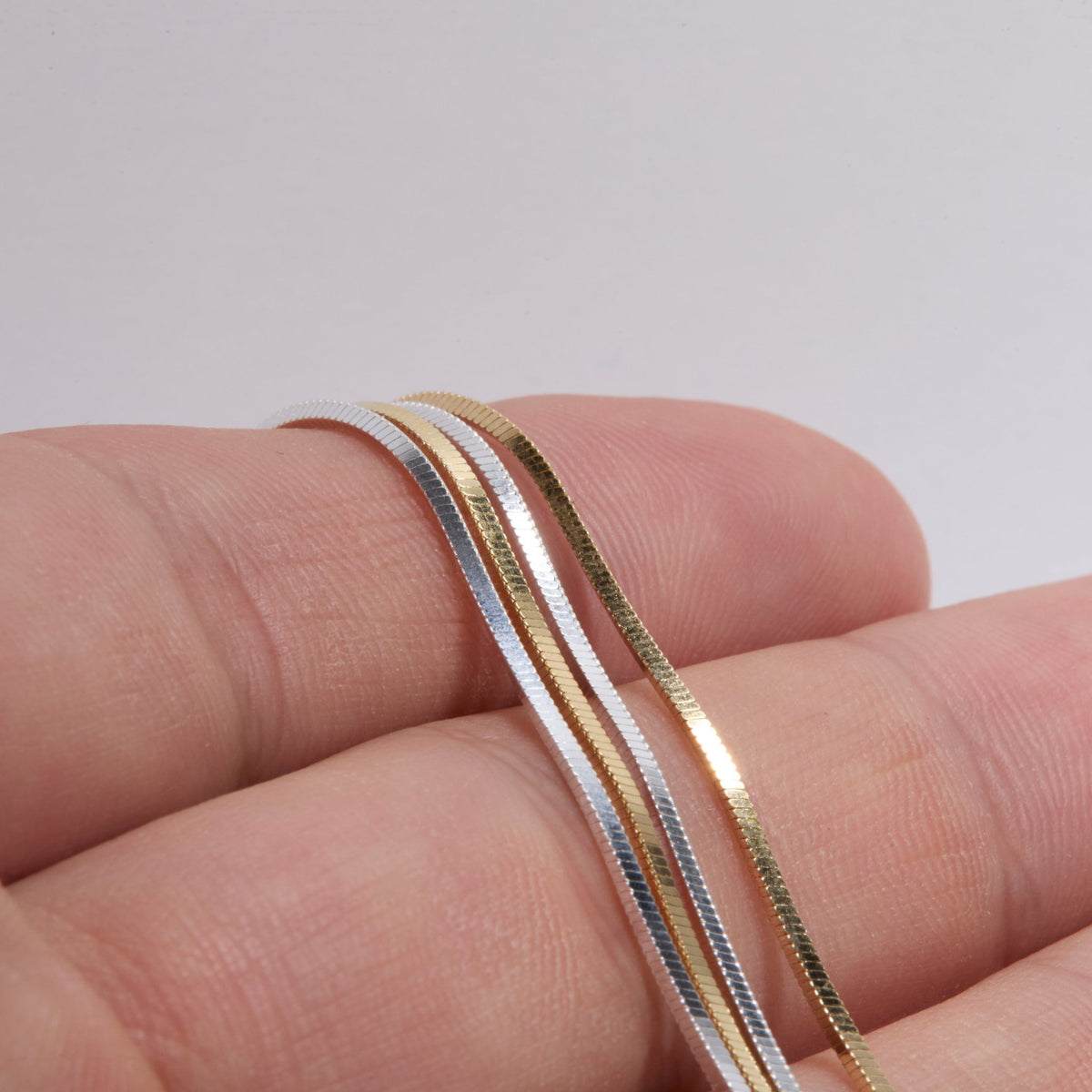 Box Chain Necklace as a thoughtful birthday gift in 18K Gold Vermeil. Hypoallergenic, no green marks.