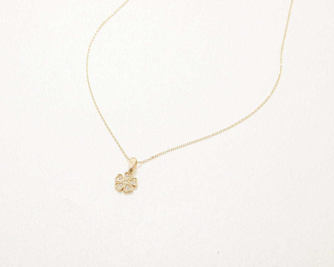 The Clover Necklace with CZ Diamonds as a mother's day gift in 18K Gold Vermeil. Safe for sensitive skin, made for keeping.