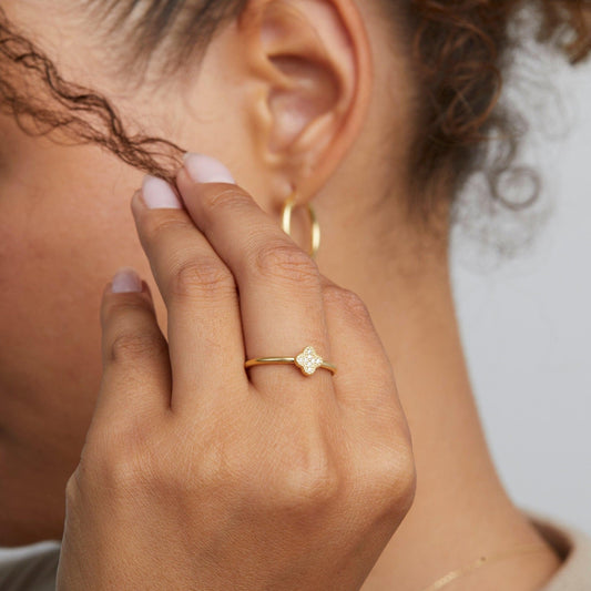 Close detail of the Clover Stackable Ring in 18K Gold Vermeil. Hypoallergenic, no green marks, premium handmade jewelry.