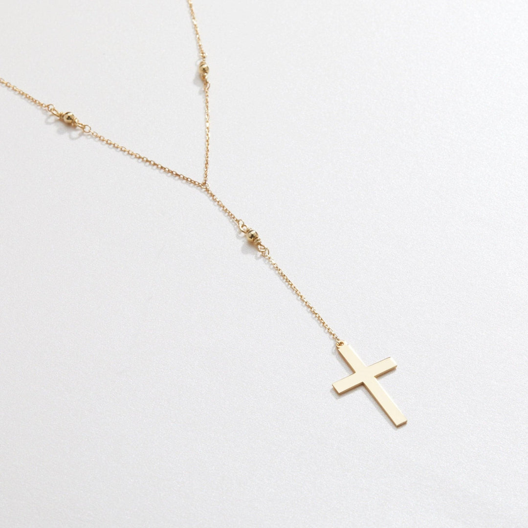 The Cross Pendant Necklace as a mother's day gift in 18K Gold Vermeil. Safe for sensitive skin, made for keeping.