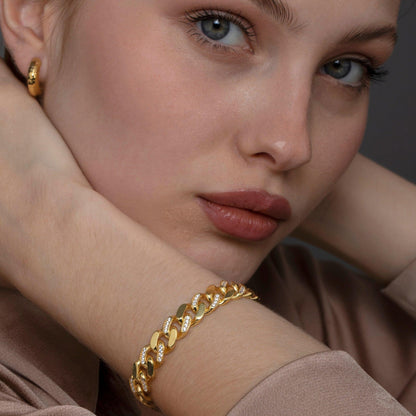 The Cuban Link Bracelet styled in 18K Gold Vermeil — elegant everyday jewelry. Hypoallergenic, no green marks.