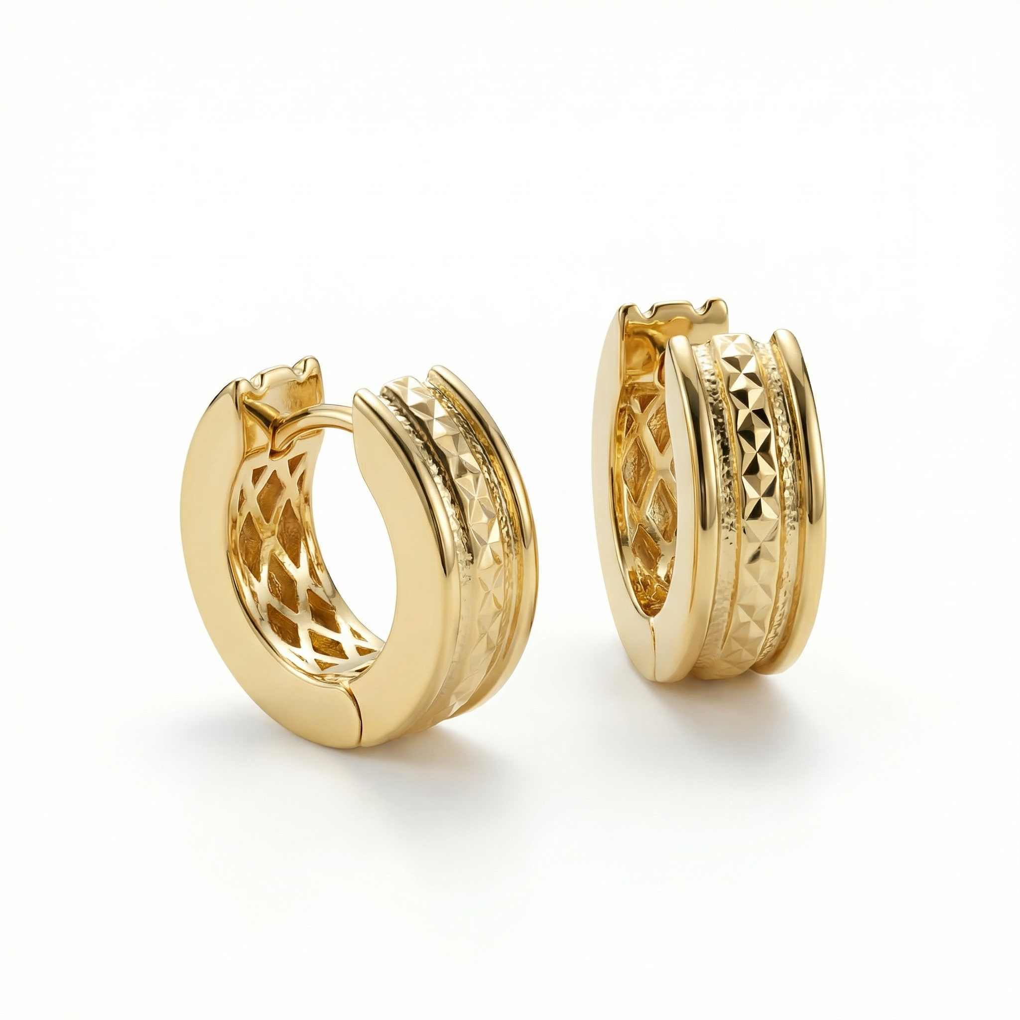 Fashion Gold Huggie Hoop Earring in 18K Gold Vermeil. No green marks, perfect for daily wear.