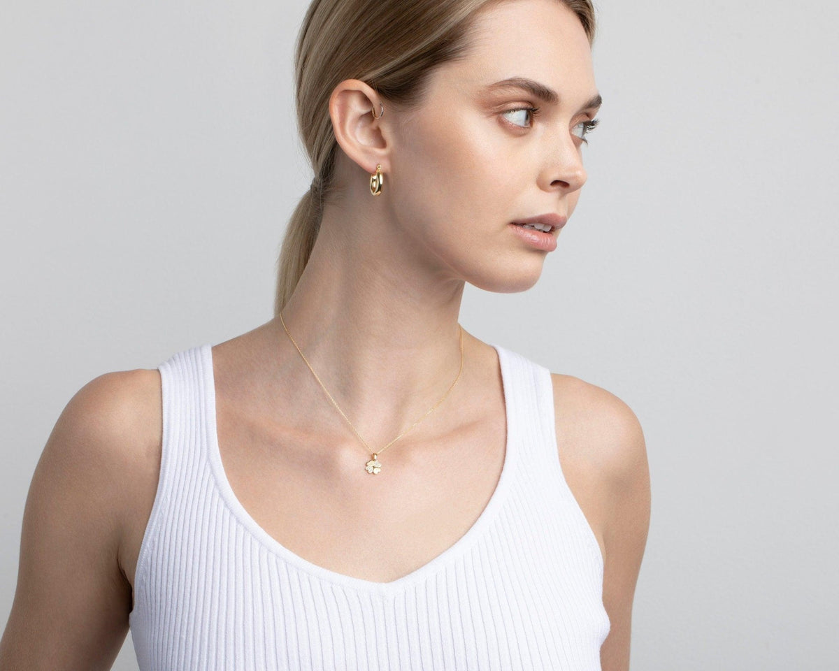 The Four Leaf Clover Necklace as a wedding gift in 18K Gold Vermeil. Safe for sensitive skin, made for keeping.