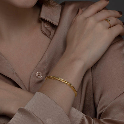 The Foxtail Bracelet styled in 18K Gold Vermeil — elegant everyday jewelry. Hypoallergenic, no green marks.
