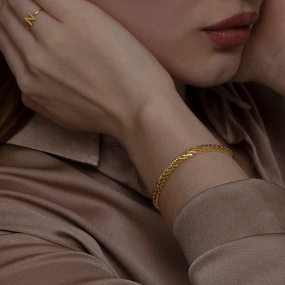Foxtail Bracelet in Glamour Jewelry House gift box — 18K Gold Vermeil anniversary gift. Tarnish-resistant.
