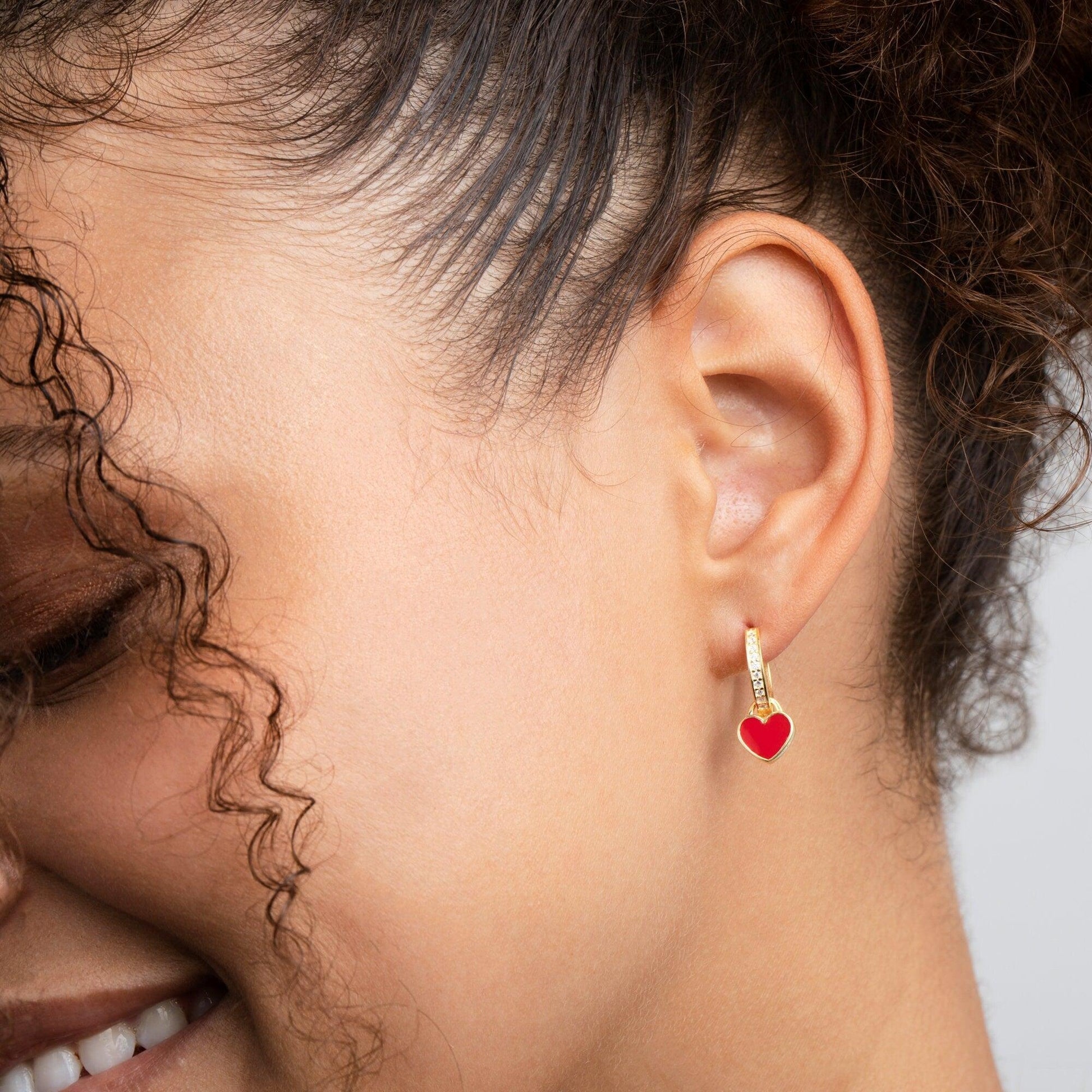 The Heart Dangle Earring styled in 18K Gold Vermeil — elegant everyday jewelry. Hypoallergenic for sensitive ears.