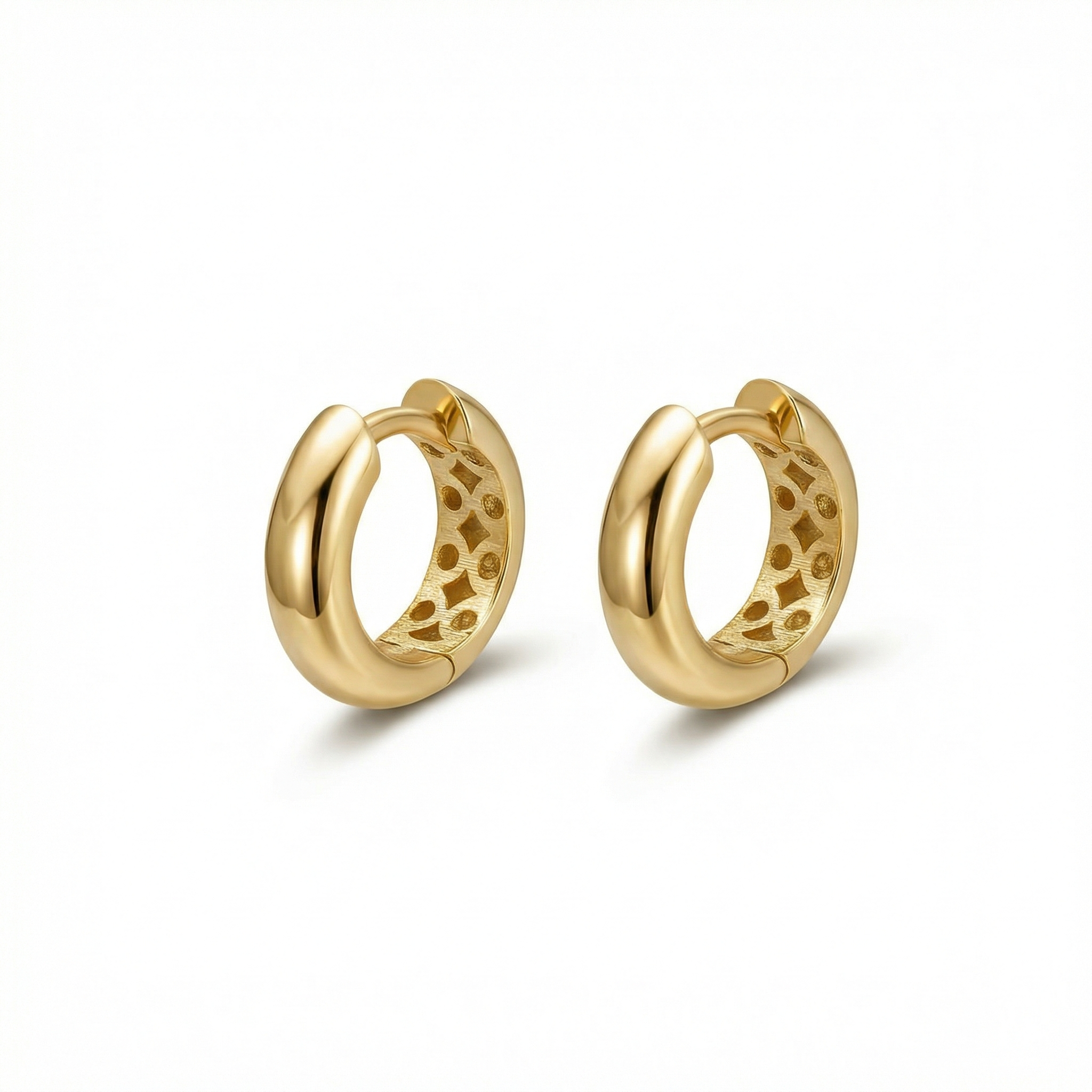 Huggie Hoops Hinged Earrings in 18K Gold Vermeil. No green marks, perfect for daily wear.