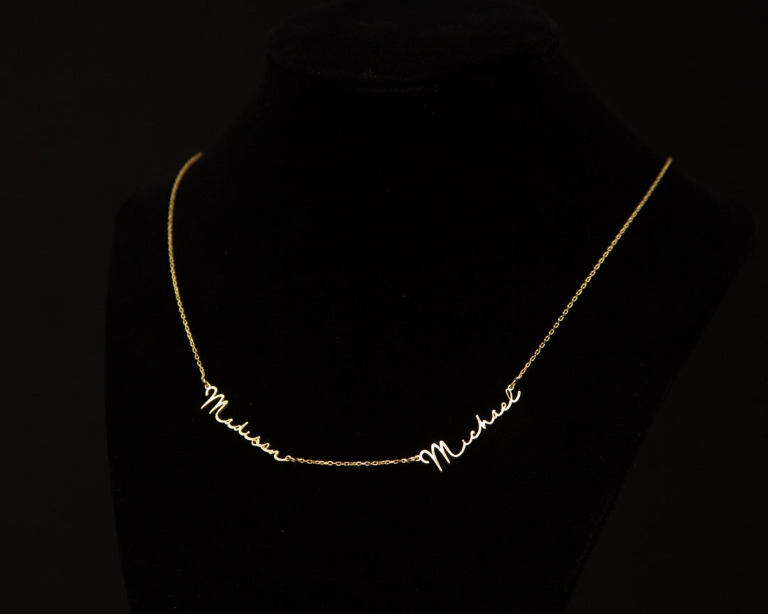 The Multiple Name Necklace as a mother's day gift in 18K Gold Vermeil. Safe for sensitive skin, made for keeping.