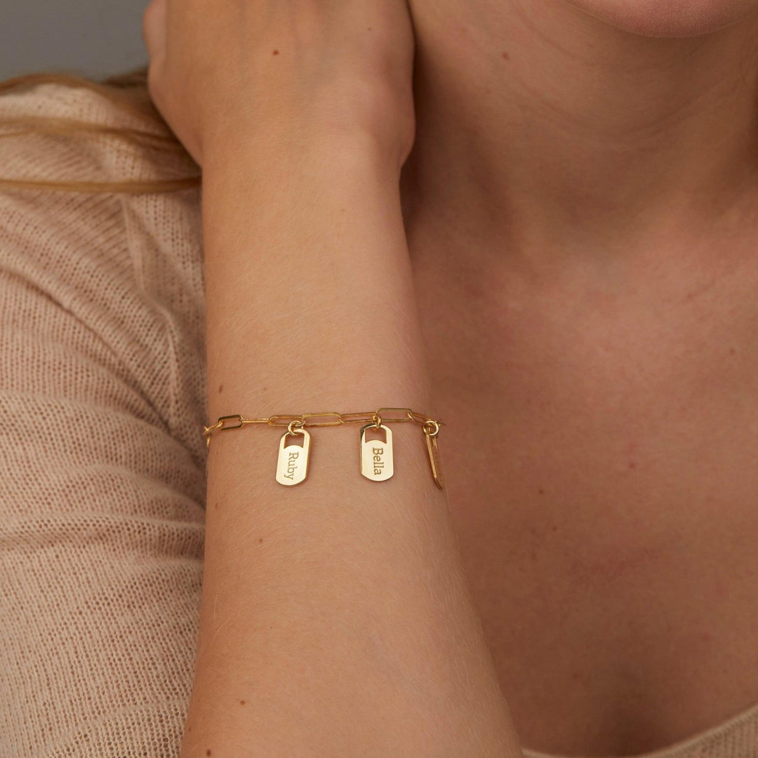Multiple Name Tag Bracelet as a thoughtful birthday gift in 18K Gold Vermeil. Hypoallergenic, no green marks.