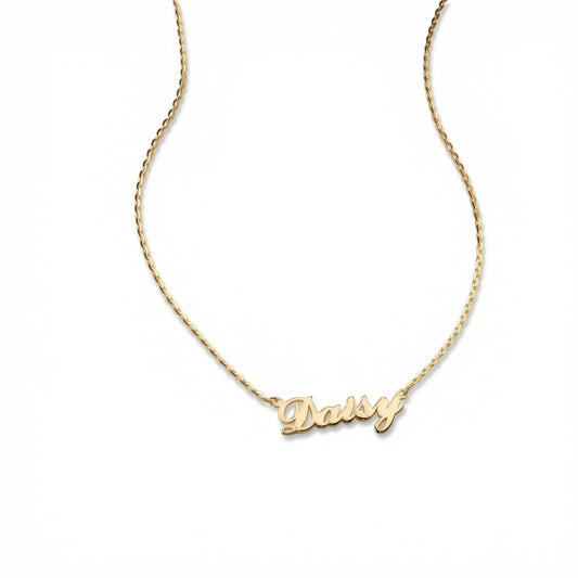 Name Necklace in 18K Gold Vermeil. Tarnish-resistant, perfect for daily wear.