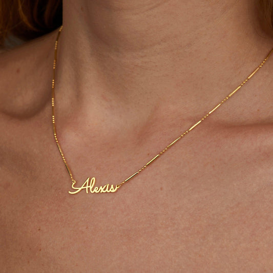 Close detail of the Name Necklace with Italian Chain in 18K Gold Vermeil. Safe for sensitive skin, premium handmade jewelry.