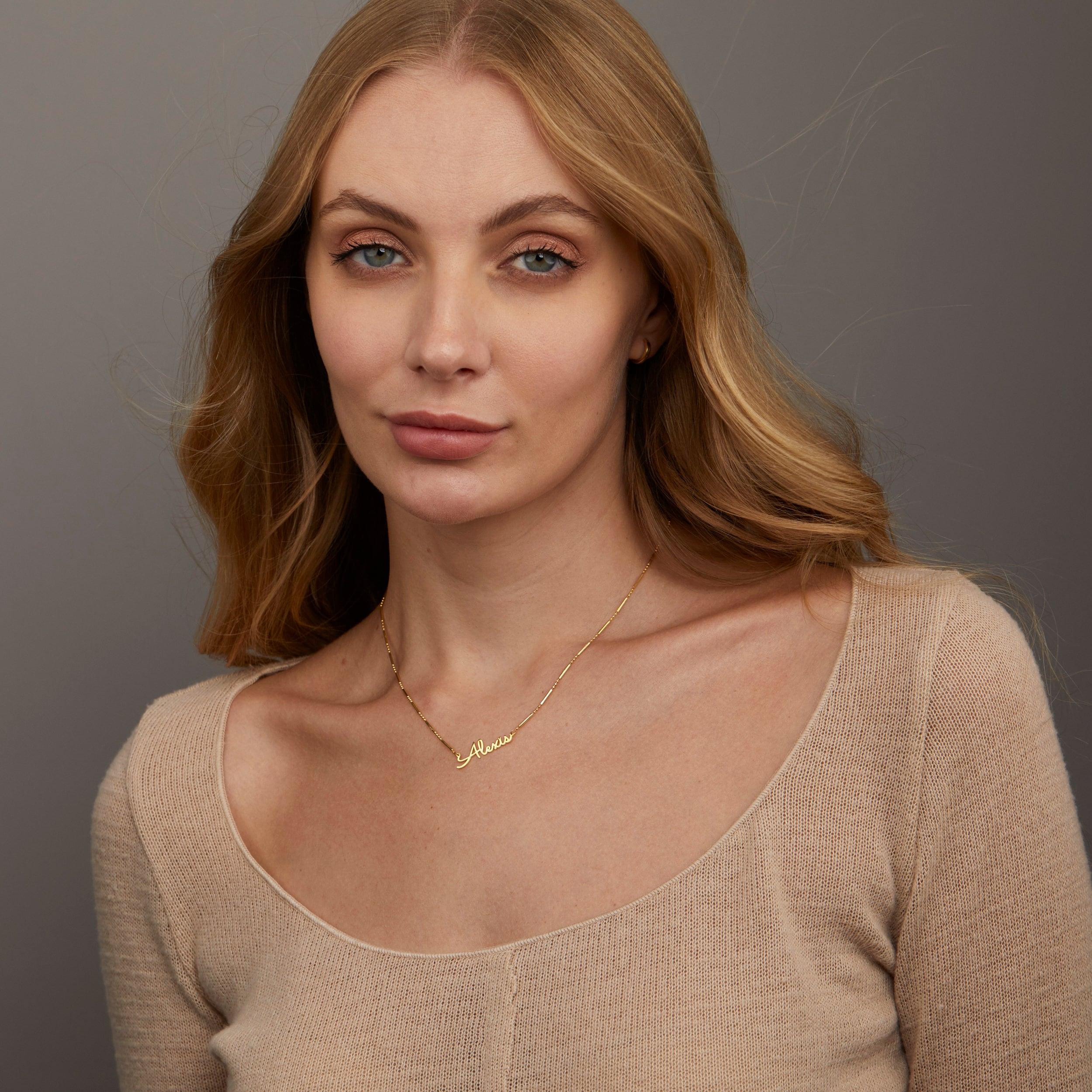 Name Necklace with Italian Chain as a thoughtful birthday gift in 18K Gold Vermeil. Hypoallergenic, no green marks.