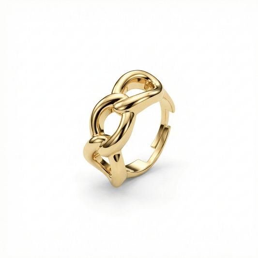 Oversize Chain Ring in 18K Gold Vermeil. Tarnish-resistant, perfect for daily wear.
