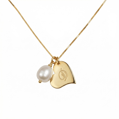 Personalized Heart Initial and Pearl Necklace in 18K Gold Vermeil with Freshwater Pearl. Tarnish-resistant, perfect.