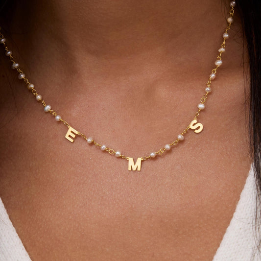 Close detail of the Personalized Initial Pearl Necklace in 18K Gold Vermeil with Freshwater Pearl. Safe for sensitive skin.