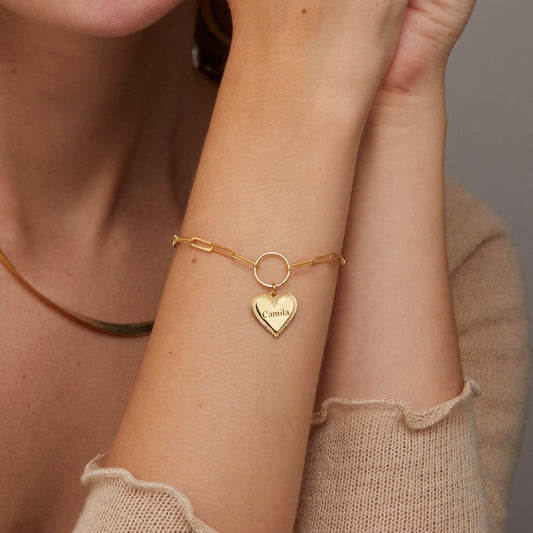 Close detail of the Name Bracelet with Heart and Paperclip in 18K Gold Vermeil. Safe for sensitive skin, premium handmade.