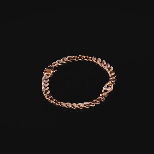 360-degree video of the natural diamond baguette station curb chain bracelet in 14K rose gold
