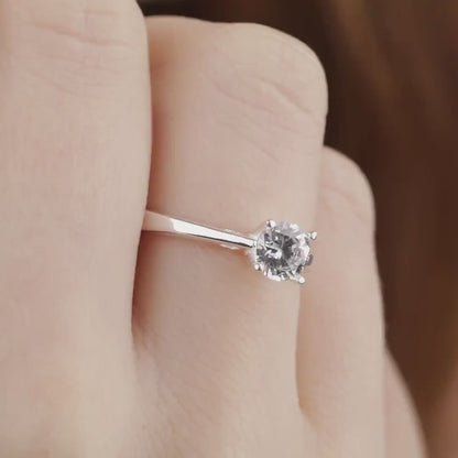Solitaire Promise Ring in 18K Gold