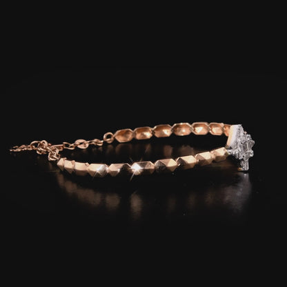 360-degree video of the natural diamond baguette star bracelet in 14K rose and white gold