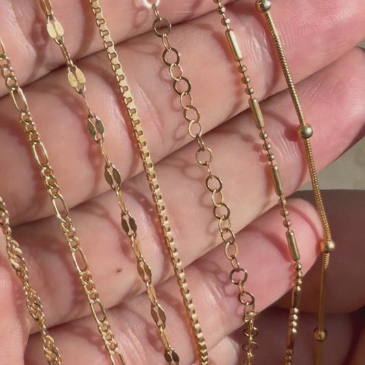 Curb Chain Necklace in 18K Gold