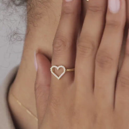 Pavé Heart Ring in 18K Gold