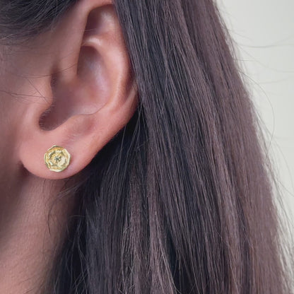 Birth Flower Stud Earrings in 18K Gold