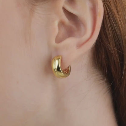 Modern Huggie Hoop Earrings in 18K Gold