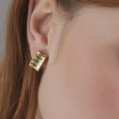 Square Hoop Huggie Earrings in 18K Gold