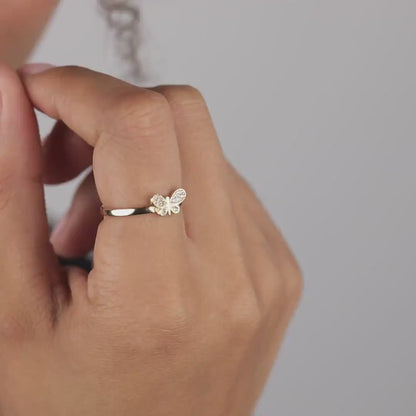 Pavé Butterfly Ring in 18K Gold