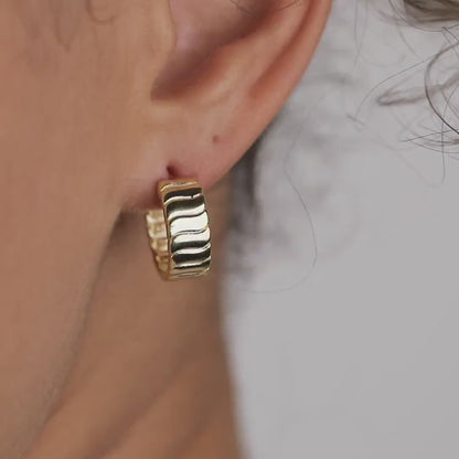 Bold Hoop Earrings in 18K Gold