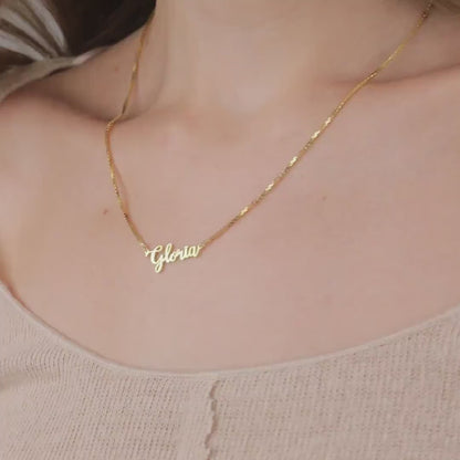 Name Necklace in 18K Gold