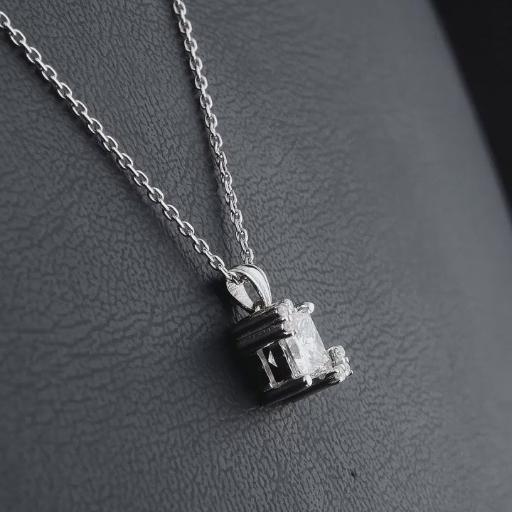 360 degree video of the princess-cut natural diamond solitaire pendant in 14K white gold