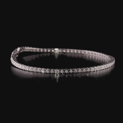 360 degree video of the natural diamond tennis bracelet in 14K white gold