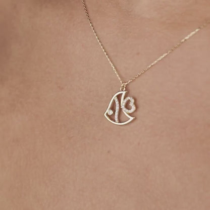 Fish Necklace in 18K Gold