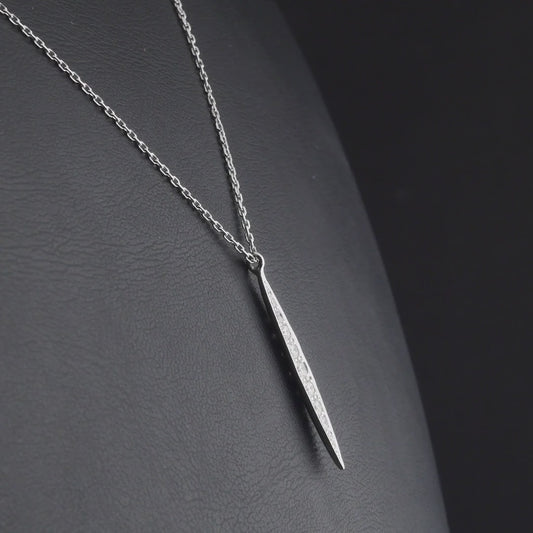 360 degree video of the graduated natural diamond bar pendant necklace in 14K white gold