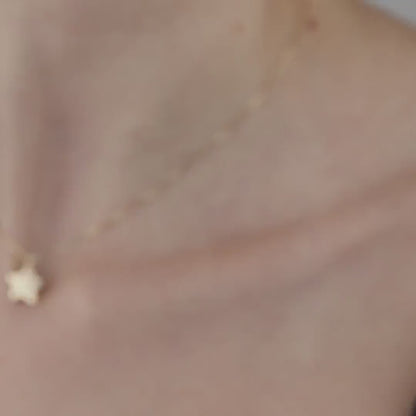 Dainty Star Necklace in 18K Gold